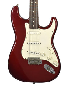 Used 1987 Fender American Vintage 1962 Stratocaster in Candy Apple Red V028984 - The Music Gallery