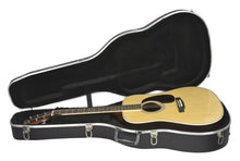 Martin D-35 Acoustic Guitar in Natural 2970106