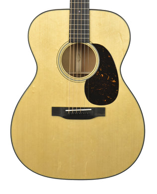 Martin 000-18 Acoustic Guitar in Natural 2980512