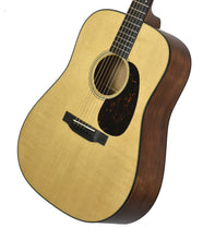 Martin D-18 Acoustic Guitar in Natural 2995264
