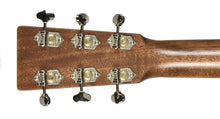 Martin D-18 Acoustic Guitar in Natural 2995264