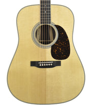 Martin D-35 Acoustic Guitar in Natural 2959474
