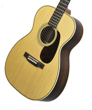 Martin 00-28 Acoustic Guitar in Natural 2999381