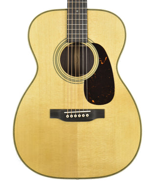 Martin 00-28 Acoustic Guitar in Natural 2880565