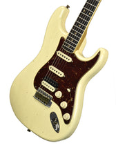 Fender Custom Shop Post Modern Stratocaster Journeyman Relic in Aged Vintage White 18360
