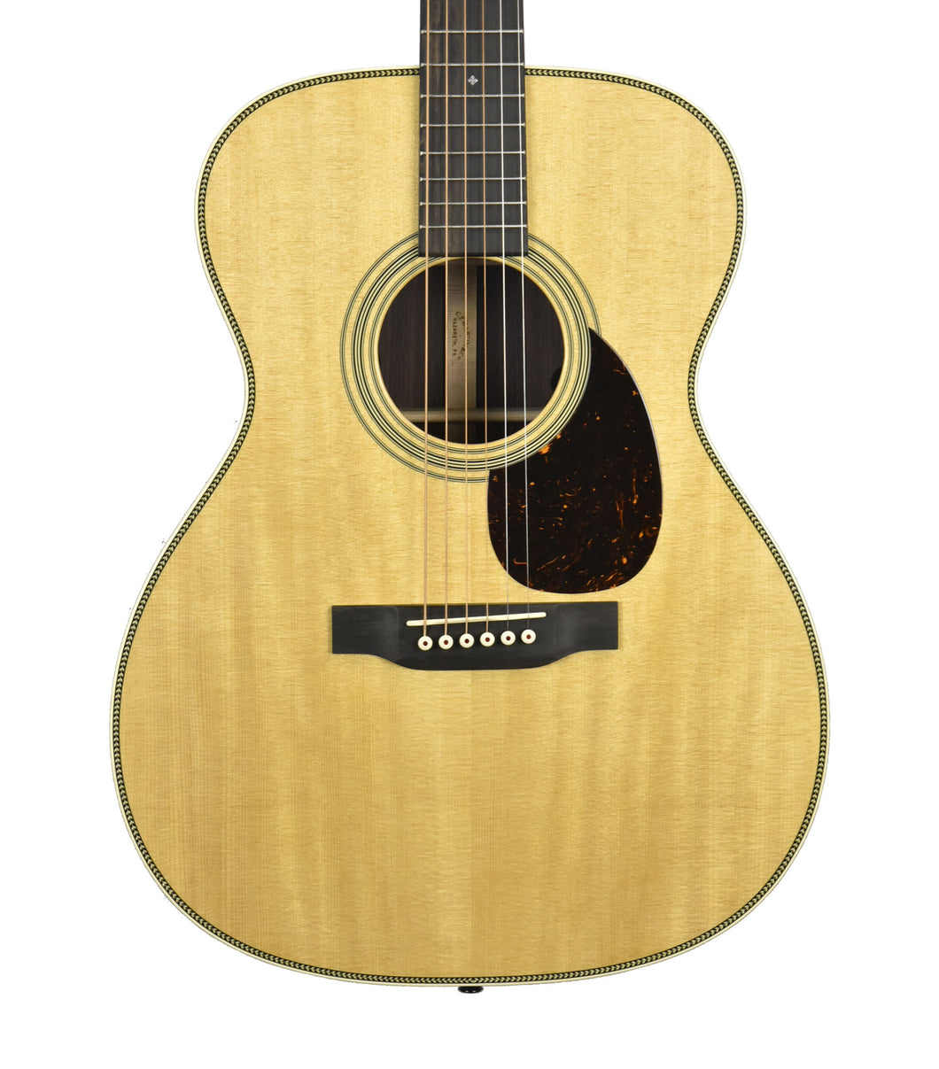 Martin D-28 Acoustic Guitar in Natural 2901040