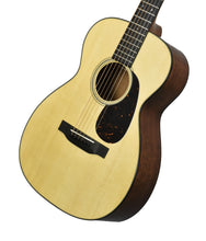 Martin Custom Shop 0-18 Acoustic Guitar in Natural 3073943