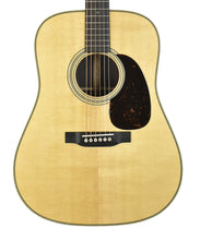 Martin HD-28 Acoustic Guitar in Natural 3068097