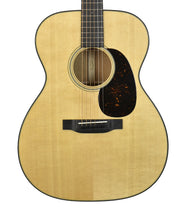 Martin 000-18 Acoustic Guitar in Natural 3090681