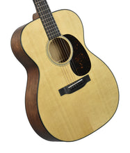 Martin 000-18 Acoustic Guitar in Natural 3090681