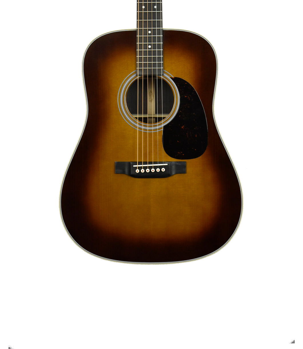 Martin D-28 Acoustic Guitar in 1933 Ambertone Sunburst 2725373 