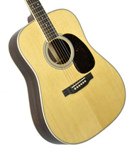 Martin D-35 Acoustic Guitar in Natural 2880351